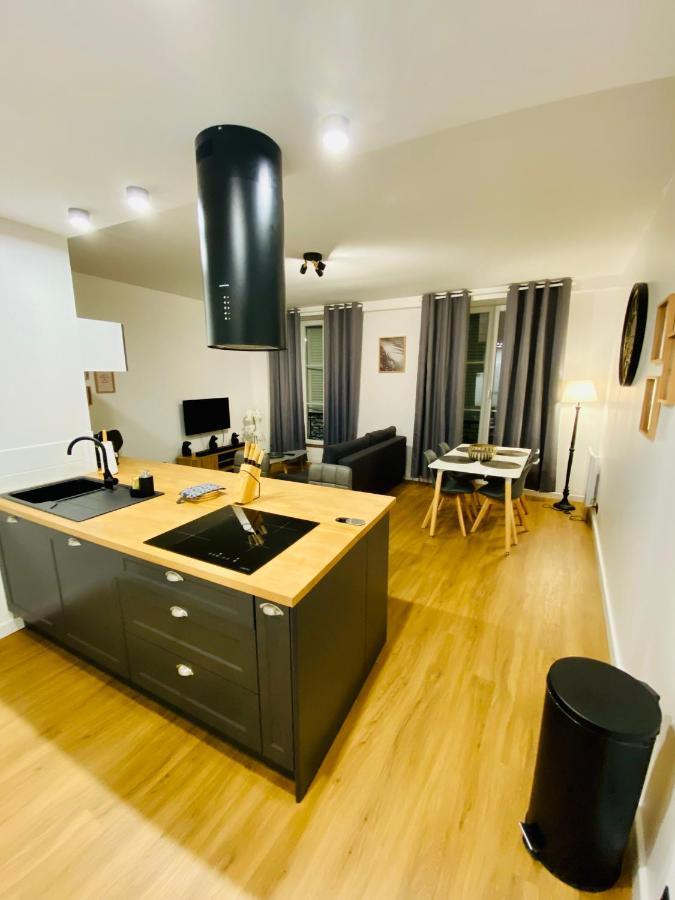 50M2 Flat In Heart Of Orleans - Canal Foot & Bein Buitenkant foto